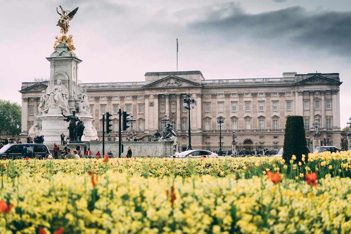 car parked near building - Buckingham Palace