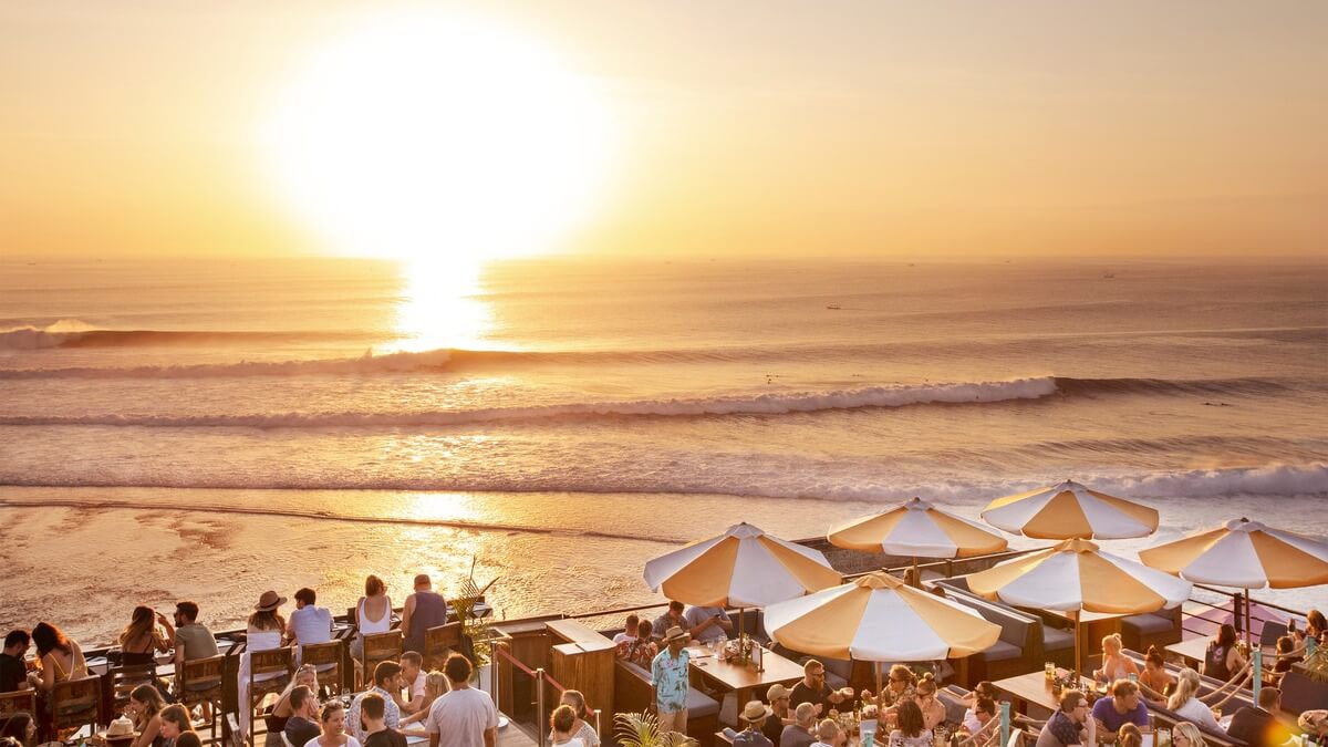 Single Fin Uluwatu Bali