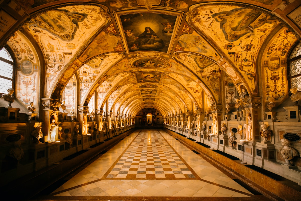 Best Free Things To Do In Munich, statues beside pathway