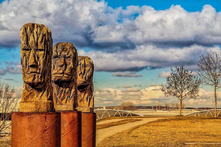 Best Time to Visit Munich, munich, airport, heaven, sculpture